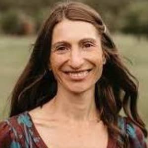 Tara Rynders, The Clinic
